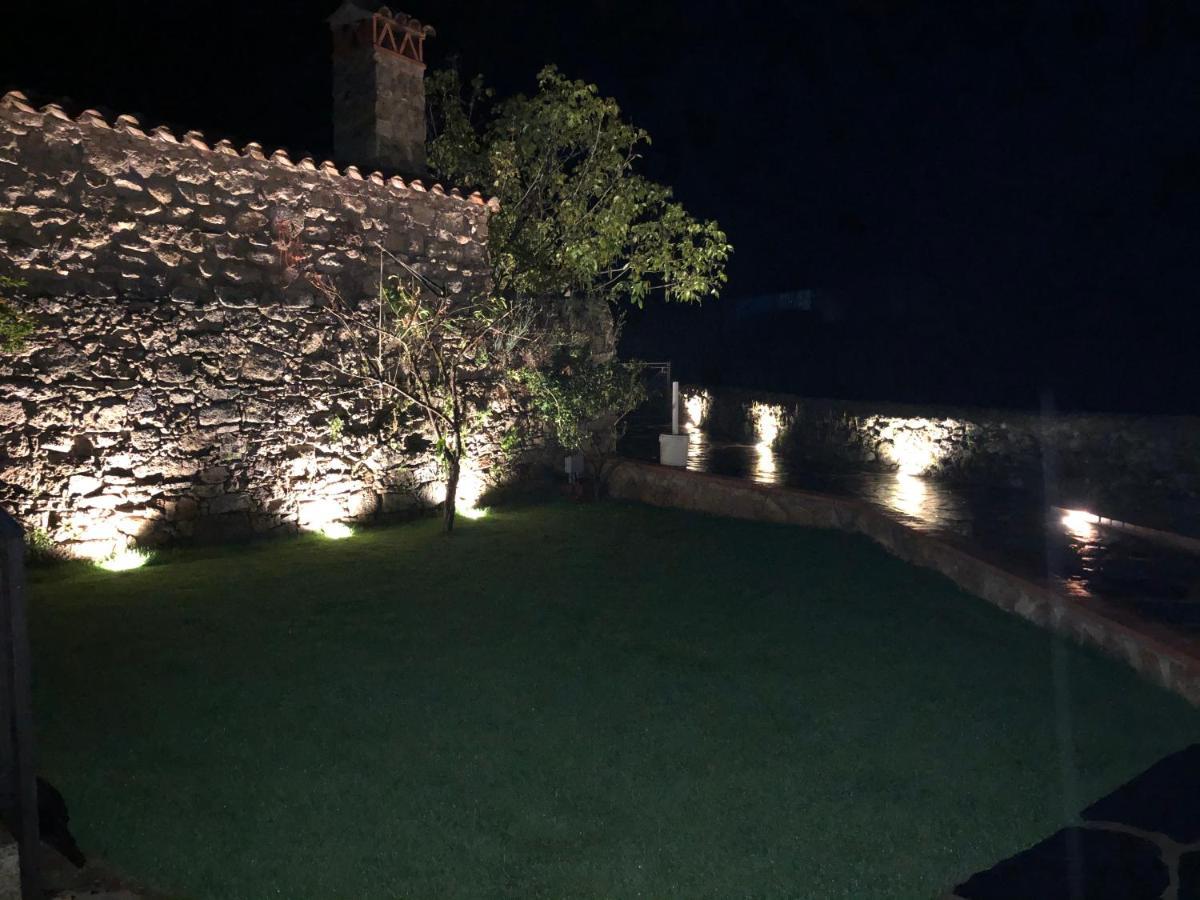 Casa - Apartamento Rural La Tahona Del Abuelo Plasenzuela Luaran gambar